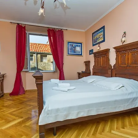 Irundo - Amoret Dubrovnik